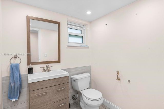 609 NE 14th Ave 603, Hallandale Beach, FL 33009