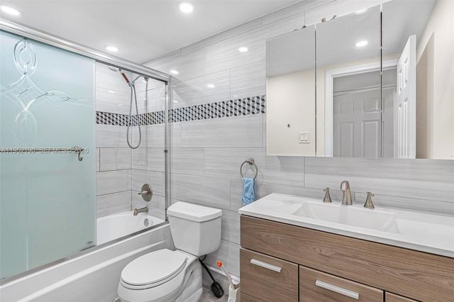 609 NE 14th Ave 603, Hallandale Beach, FL 33009