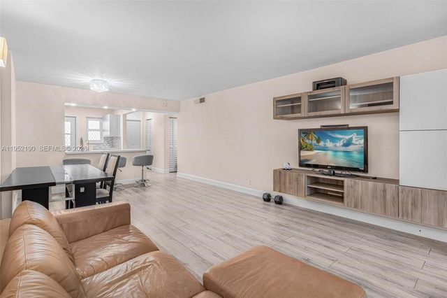 609 NE 14th Ave 603, Hallandale Beach, FL 33009