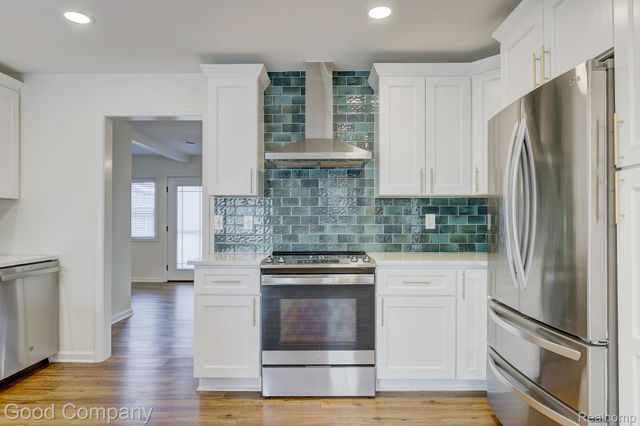 3220 Warick Road, Royal Oak, MI 48073