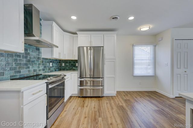 3220 Warick Road, Royal Oak, MI 48073