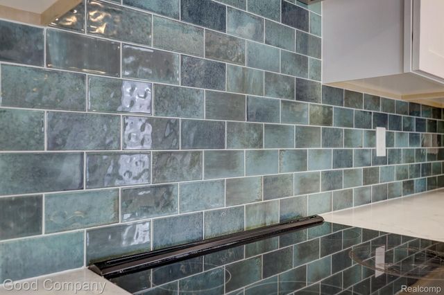 3220 Warick Road, Royal Oak, MI 48073