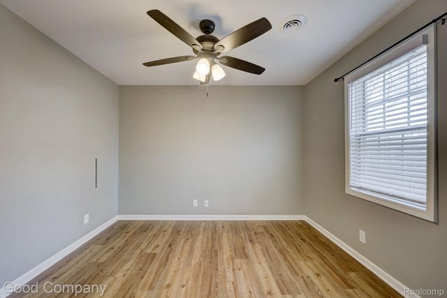 3220 Warick Road, Royal Oak, MI 48073