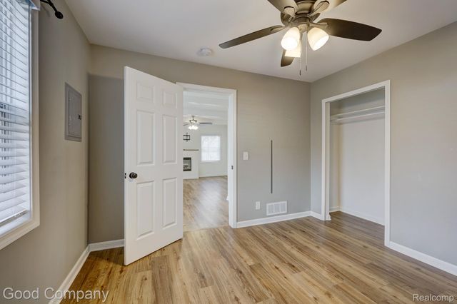 3220 Warick Road, Royal Oak, MI 48073