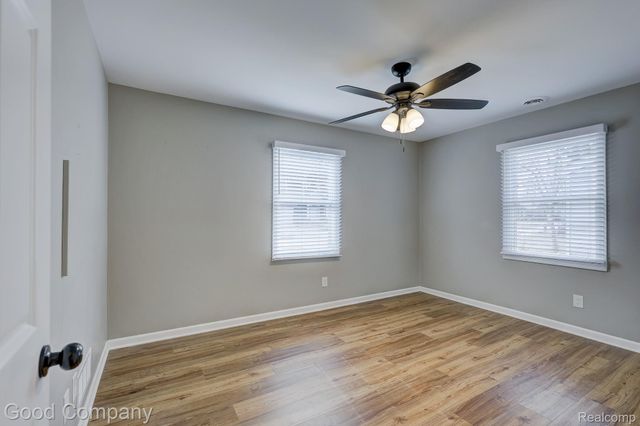 3220 Warick Road, Royal Oak, MI 48073