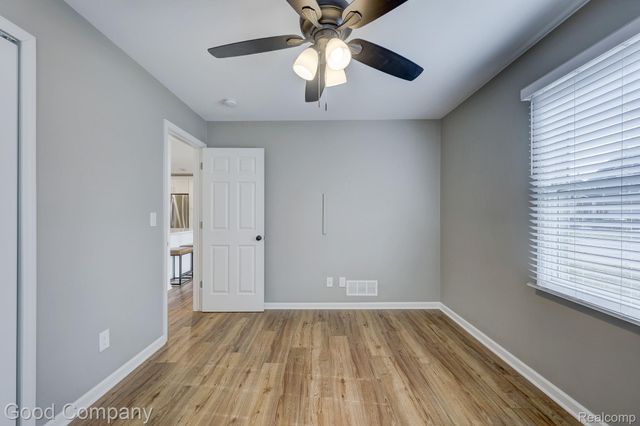 3220 Warick Road, Royal Oak, MI 48073