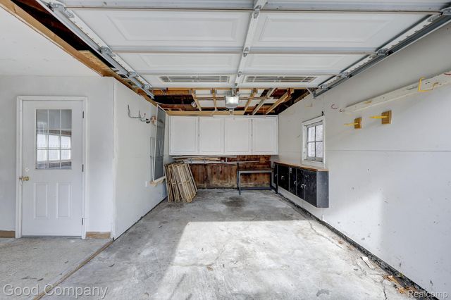 3220 Warick Road, Royal Oak, MI 48073