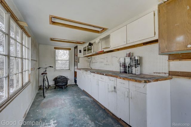 3220 Warick Road, Royal Oak, MI 48073