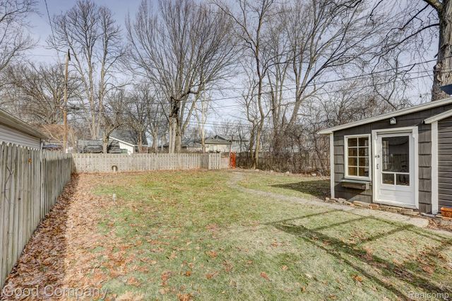 3220 Warick Road, Royal Oak, MI 48073