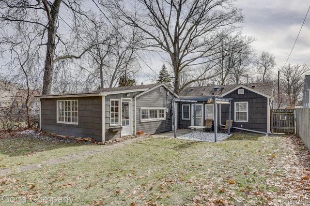 3220 Warick Road, Royal Oak, MI 48073