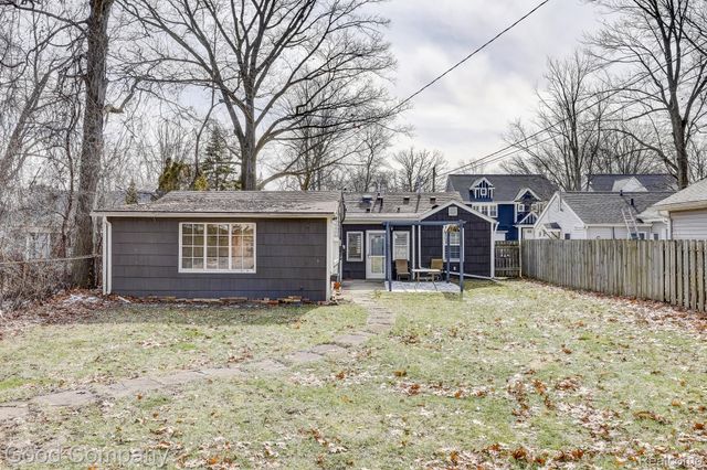 3220 Warick Road, Royal Oak, MI 48073