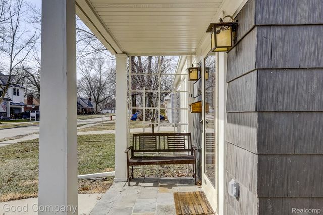 3220 Warick Road, Royal Oak, MI 48073