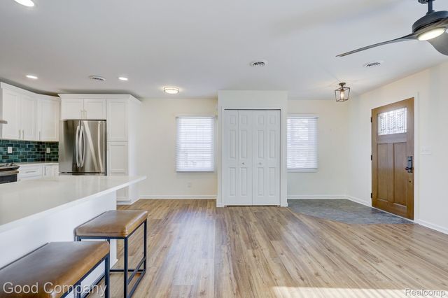 3220 Warick Road, Royal Oak, MI 48073