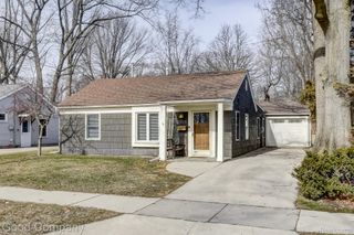 3220 Warick Road, Royal Oak, MI 48073