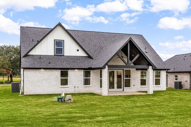 15388 Sandtrap Drive, Waller, TX 77484