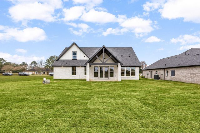 15388 Sandtrap Drive, Waller, TX 77484