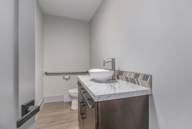 402 Thornton Street, Middleville Vlg, MI 49333