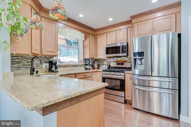 1047 CORONET RD, Warminster, PA 18974