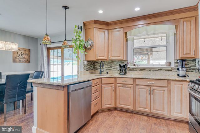 1047 CORONET RD, Warminster, PA 18974