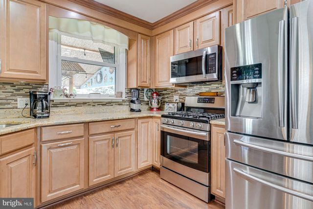 1047 CORONET RD, Warminster, PA 18974