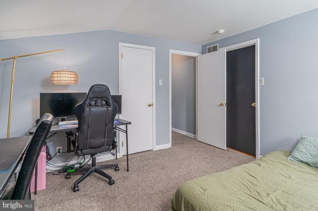 1047 CORONET RD, Warminster, PA 18974