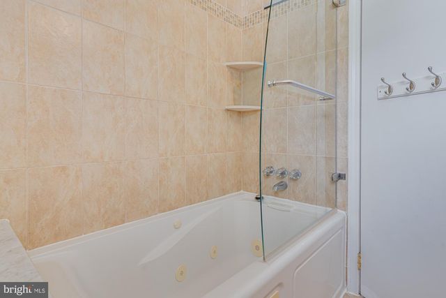 1047 CORONET RD, Warminster, PA 18974