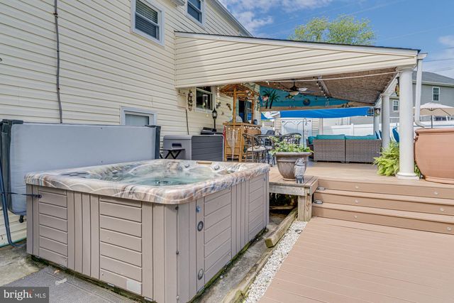 1047 CORONET RD, Warminster, PA 18974