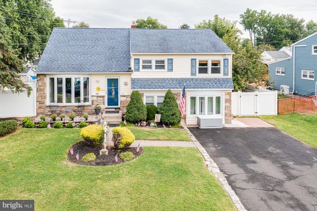 1047 CORONET RD, Warminster, PA 18974