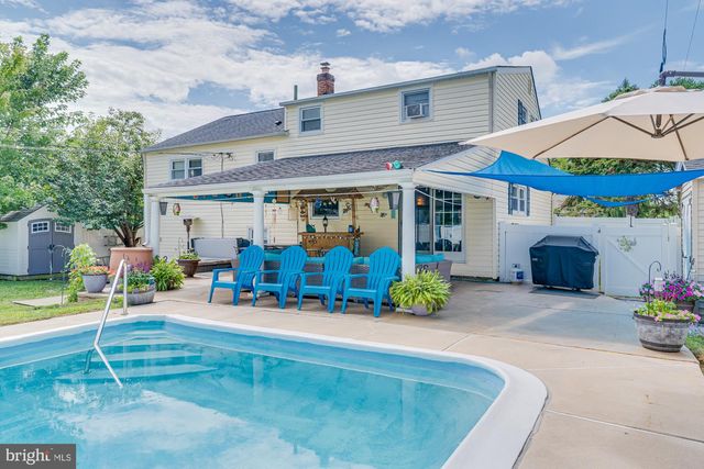 1047 CORONET RD, Warminster, PA 18974