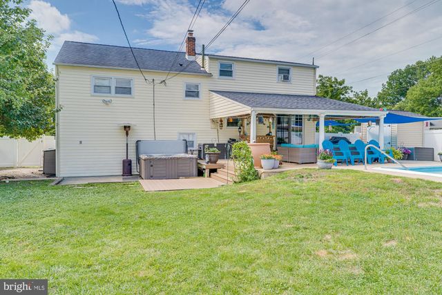 1047 CORONET RD, Warminster, PA 18974