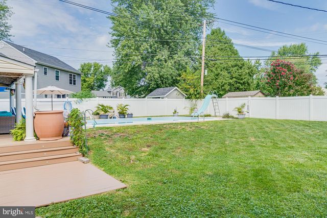 1047 CORONET RD, Warminster, PA 18974