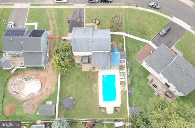 1047 CORONET RD, Warminster, PA 18974