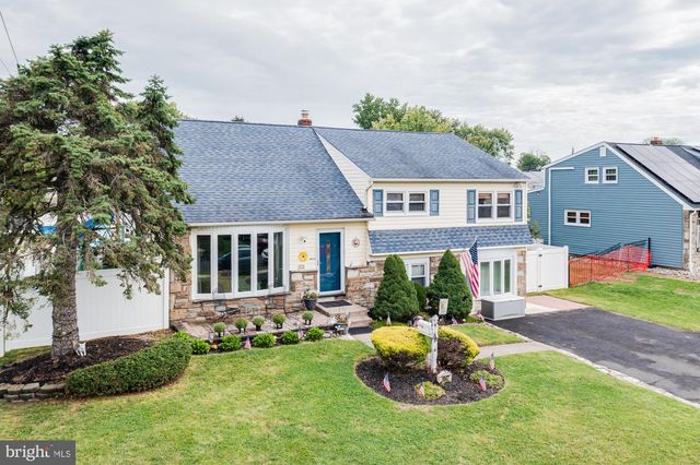 1047 CORONET RD, Warminster, PA 18974