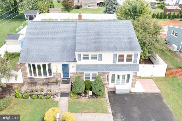 1047 CORONET RD, Warminster, PA 18974