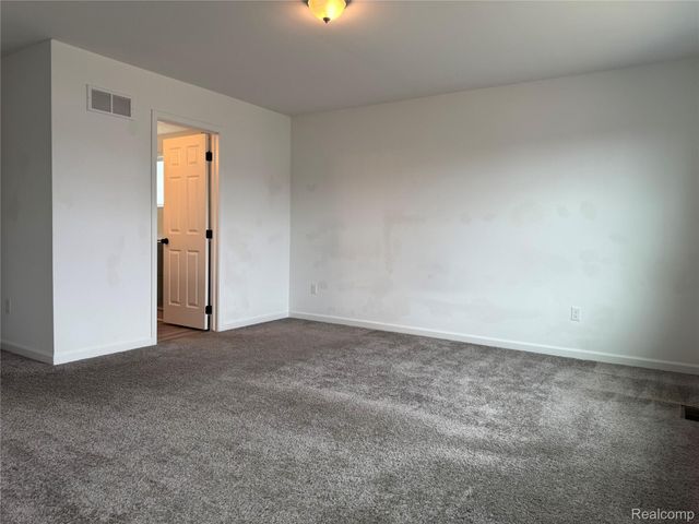 9480 White Tail Drive, Ypsilanti Charter Township, MI 48197