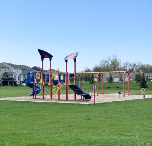 9480 White Tail Drive, Ypsilanti Charter Township, MI 48197