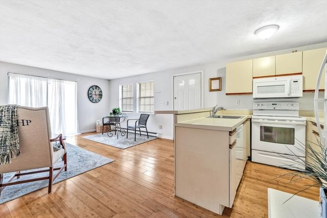 35 Ashumet Rd 12A, Mashpee, MA 02649