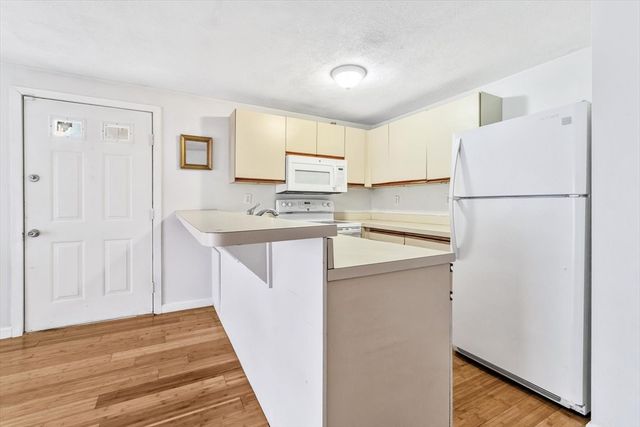 35 Ashumet Rd 12A, Mashpee, MA 02649