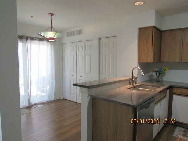 1804 Oslo Court, Mundelein, IL 60060