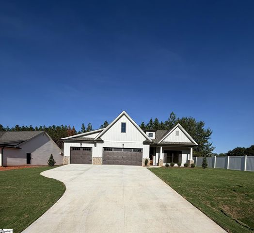 207 Palmetto Farms Way, Pelzer, SC 29669