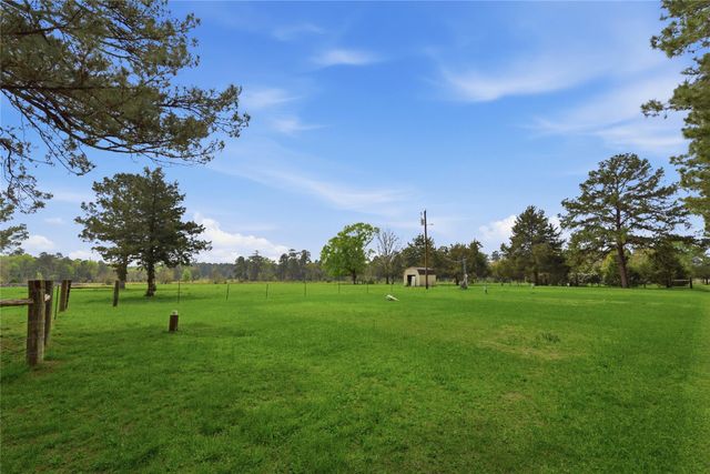 872 Four Notch Road, Huntsville, TX 77340