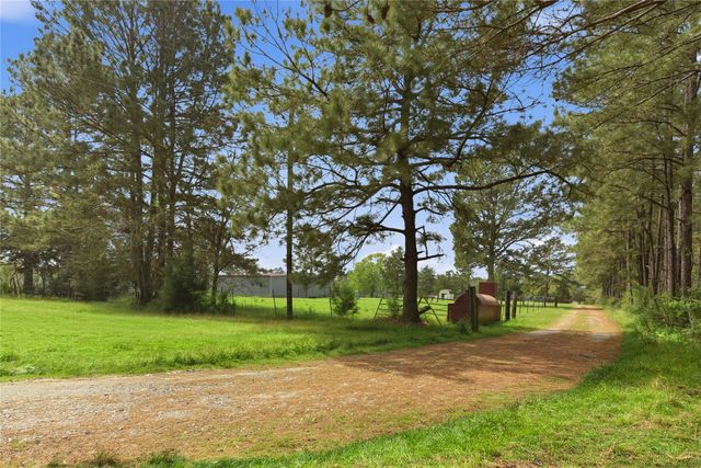 872 Four Notch Road, Huntsville, TX 77340