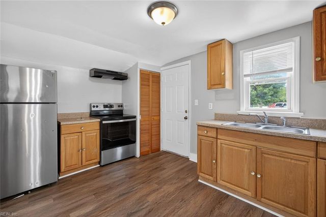 1108 N Mallory ST, Hampton, VA 23663