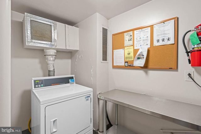 8315 N BROOK LN #2-806, Bethesda, MD 20814