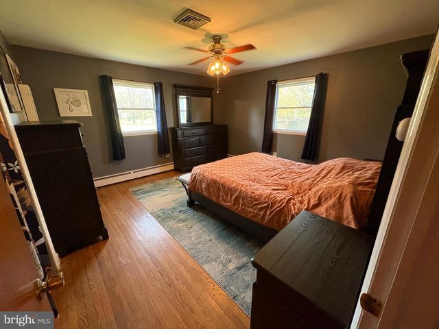 605 UNION MILL RD, Mount Laurel, NJ 08054