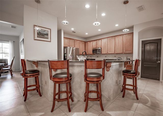 527 SAND WEDGE LOOP, Apopka, FL 32712