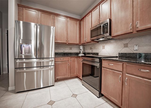 527 SAND WEDGE LOOP, Apopka, FL 32712