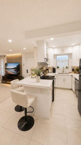 13500 NE 3rd Court 416, North Miami, FL 33161