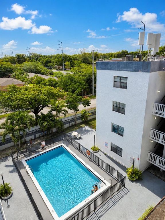 13500 NE 3rd Court 416, North Miami, FL 33161