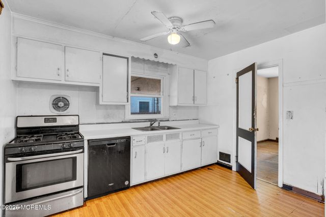22 Rumson Place, Little Silver, NJ 07739